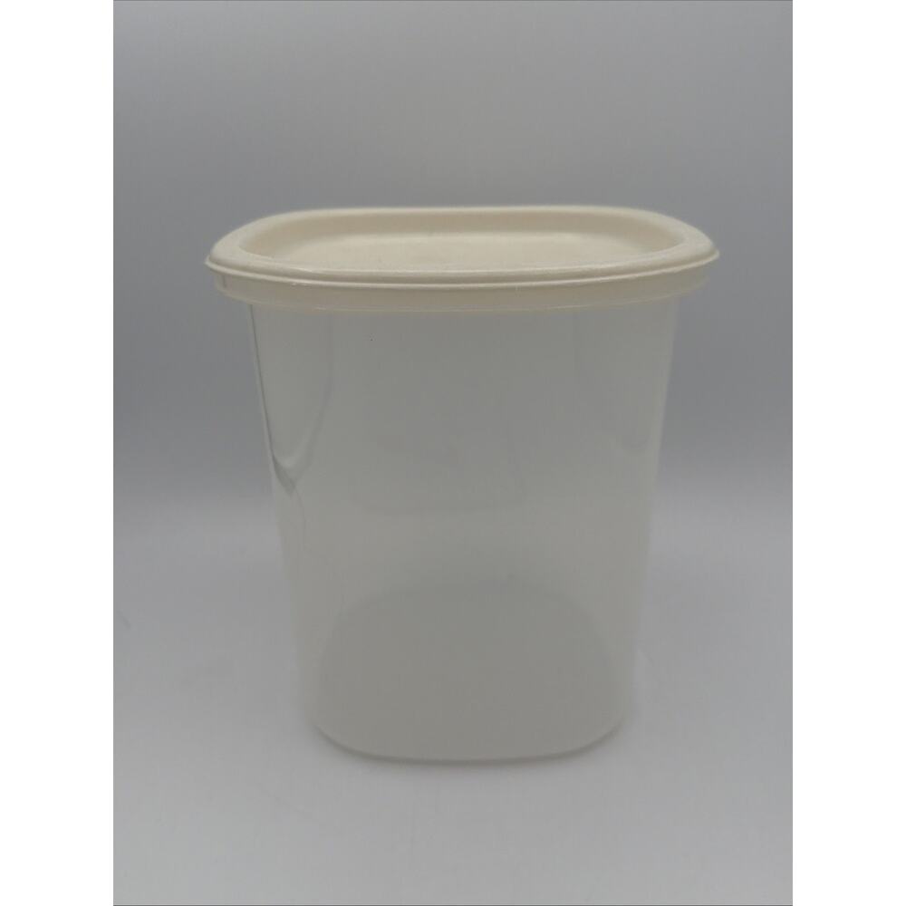 Vintage Rubbermaid 3 Qt #6 Servin Saver Storage Canister/Container 12 C Almond